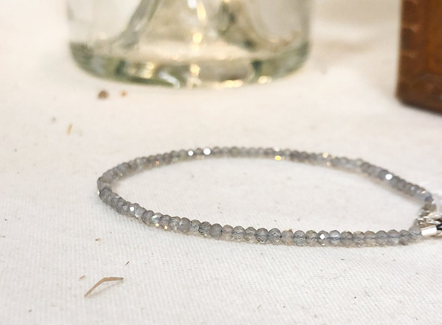 Zoom sur le bracelet labratorite