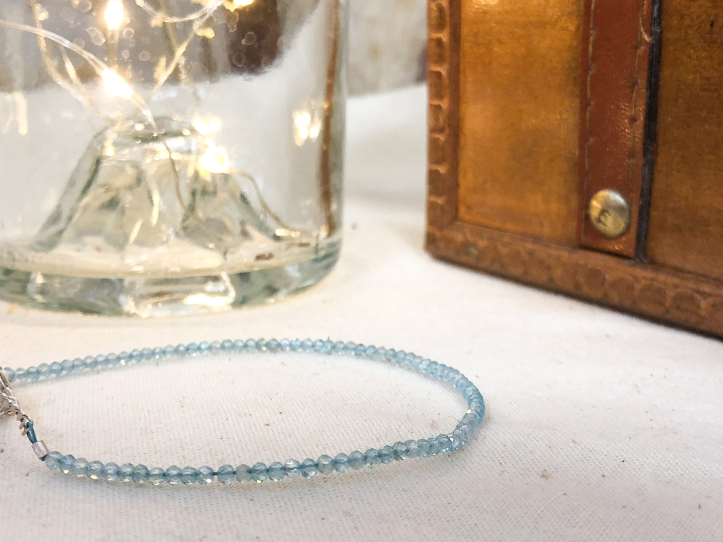 Bracelet Apatite d'un beau bleu.